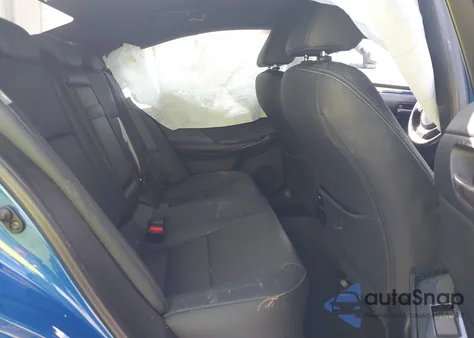 2021 Lexus Is 300 z USA, uszkodzony, nr VIN JTHAA1D25M5117826